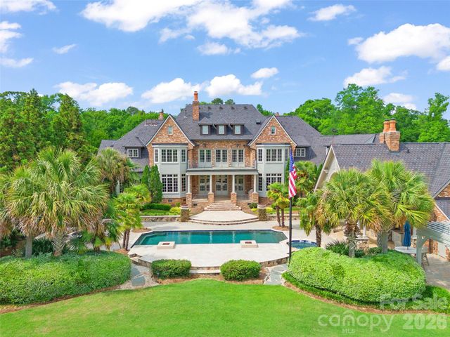 4536 Parview Drive N, Charlotte, NC 28226