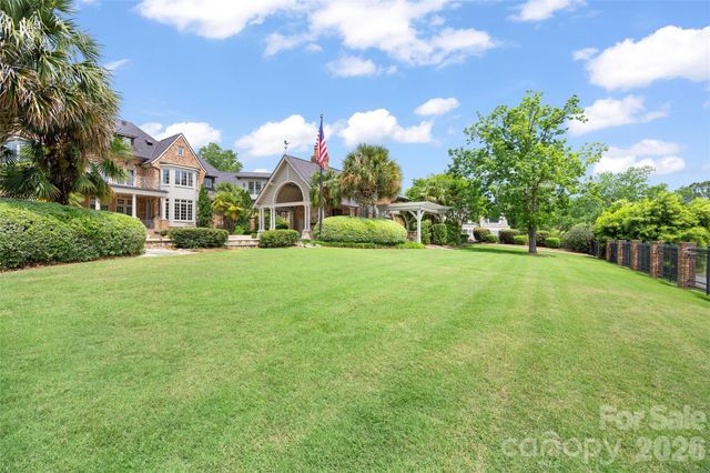 4536 Parview Drive N, Charlotte, NC 28226