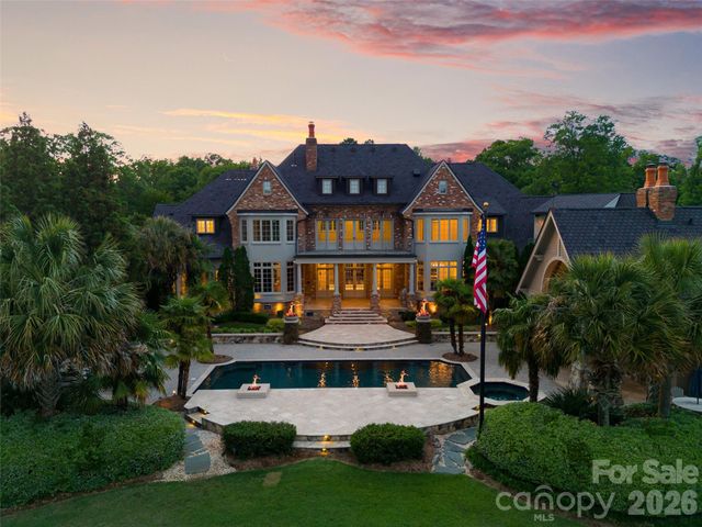 4536 Parview Drive N, Charlotte, NC 28226