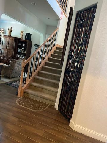 9245 Pinehurst Dr, Roseville, CA 95747