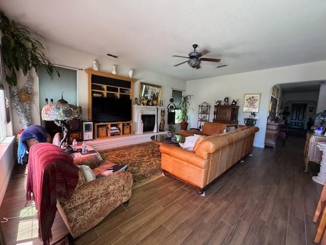 9245 Pinehurst Dr, Roseville, CA 95747