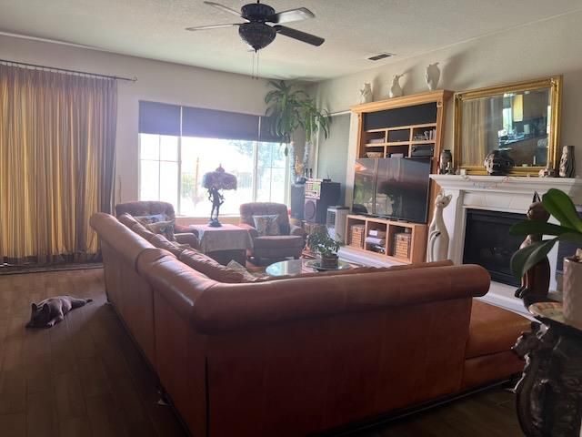 9245 Pinehurst Dr, Roseville, CA 95747