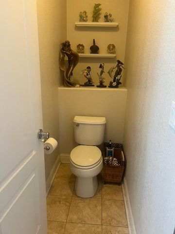 9245 Pinehurst Dr, Roseville, CA 95747