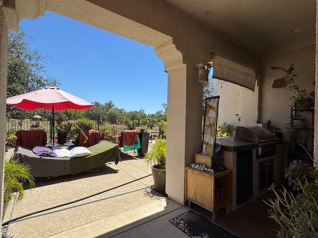 9245 Pinehurst Dr, Roseville, CA 95747