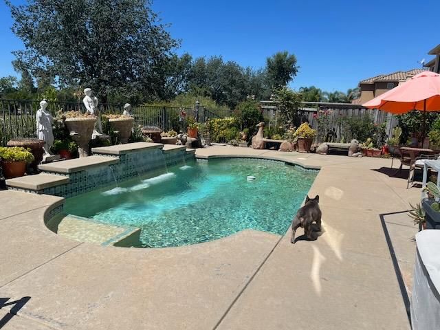 9245 Pinehurst Dr, Roseville, CA 95747