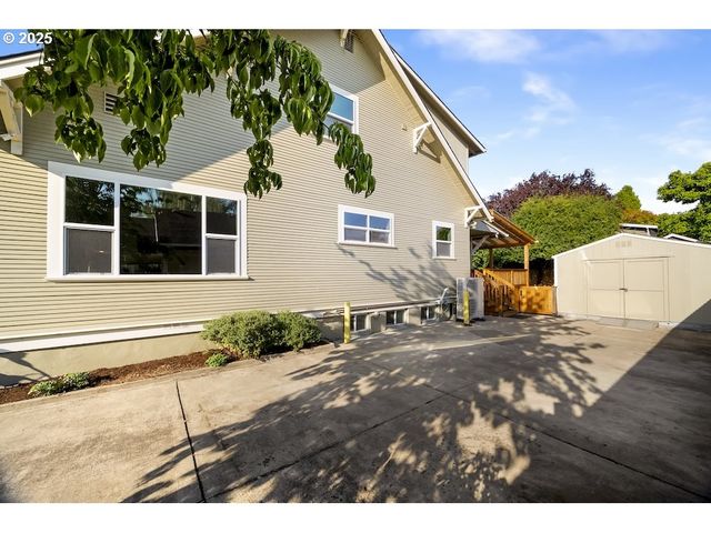 704 Ne 68TH Ave, Portland, OR 97213
