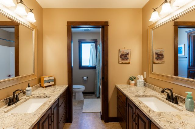 7022 9th Street N, Moorhead, MN 56560