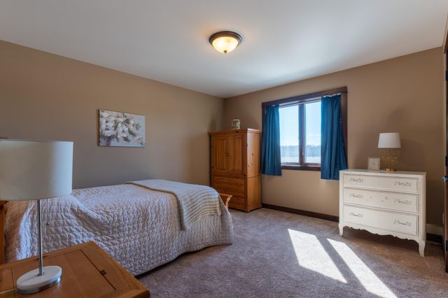 7022 9th Street N, Moorhead, MN 56560