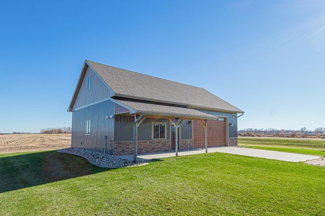 7022 9th Street N, Moorhead, MN 56560