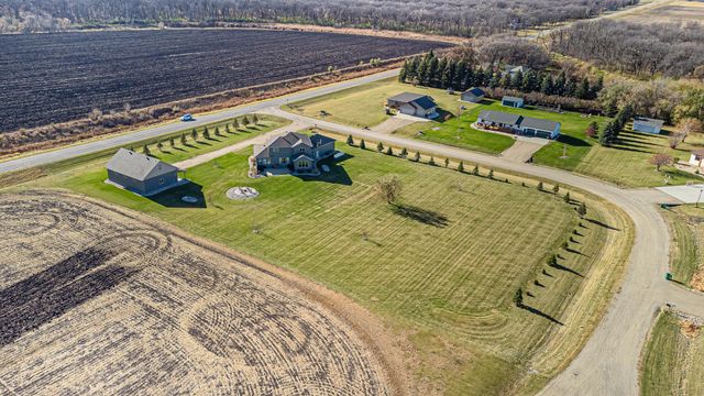 7022 9th Street N, Moorhead, MN 56560