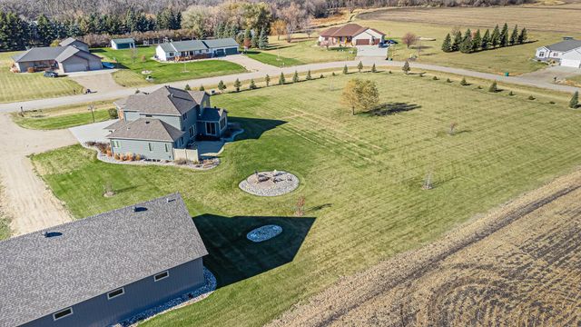 7022 9th Street N, Moorhead, MN 56560