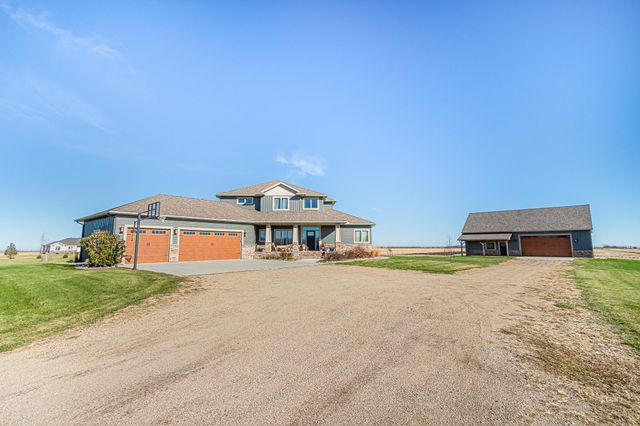 7022 9th Street N, Moorhead, MN 56560