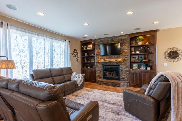 7022 9th Street N, Moorhead, MN 56560