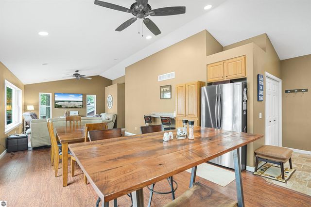 8303 W Sapphire, Lake City, MI 49651