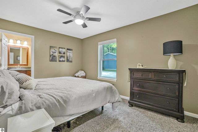 8303 W Sapphire, Lake City, MI 49651