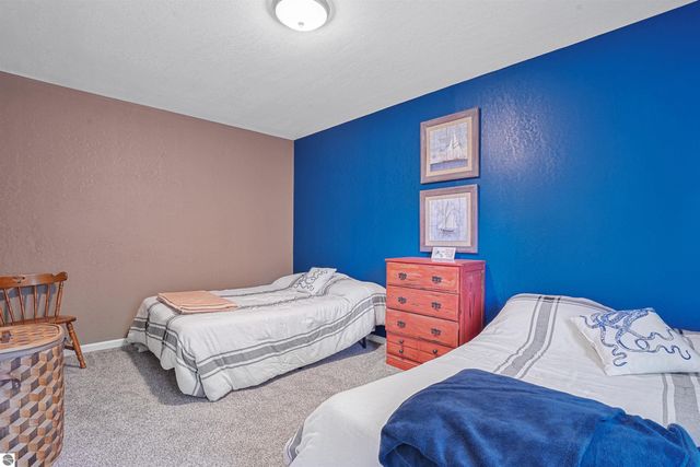 8303 W Sapphire, Lake City, MI 49651