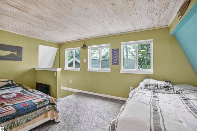 8303 W Sapphire, Lake City, MI 49651