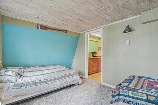 8303 W Sapphire, Lake City, MI 49651