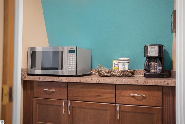 8303 W Sapphire, Lake City, MI 49651