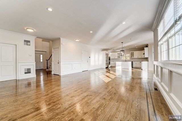 6 William J Murphy Way, Park Ridge, NJ 07656