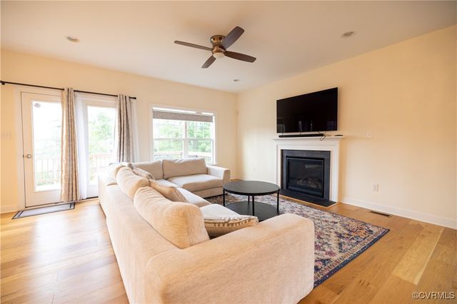 12194 Elnora Ln, Glen Allen, VA 23059