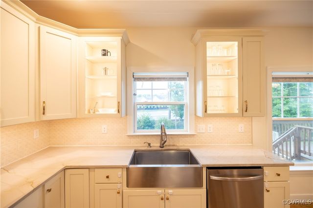 12194 Elnora Ln, Glen Allen, VA 23059