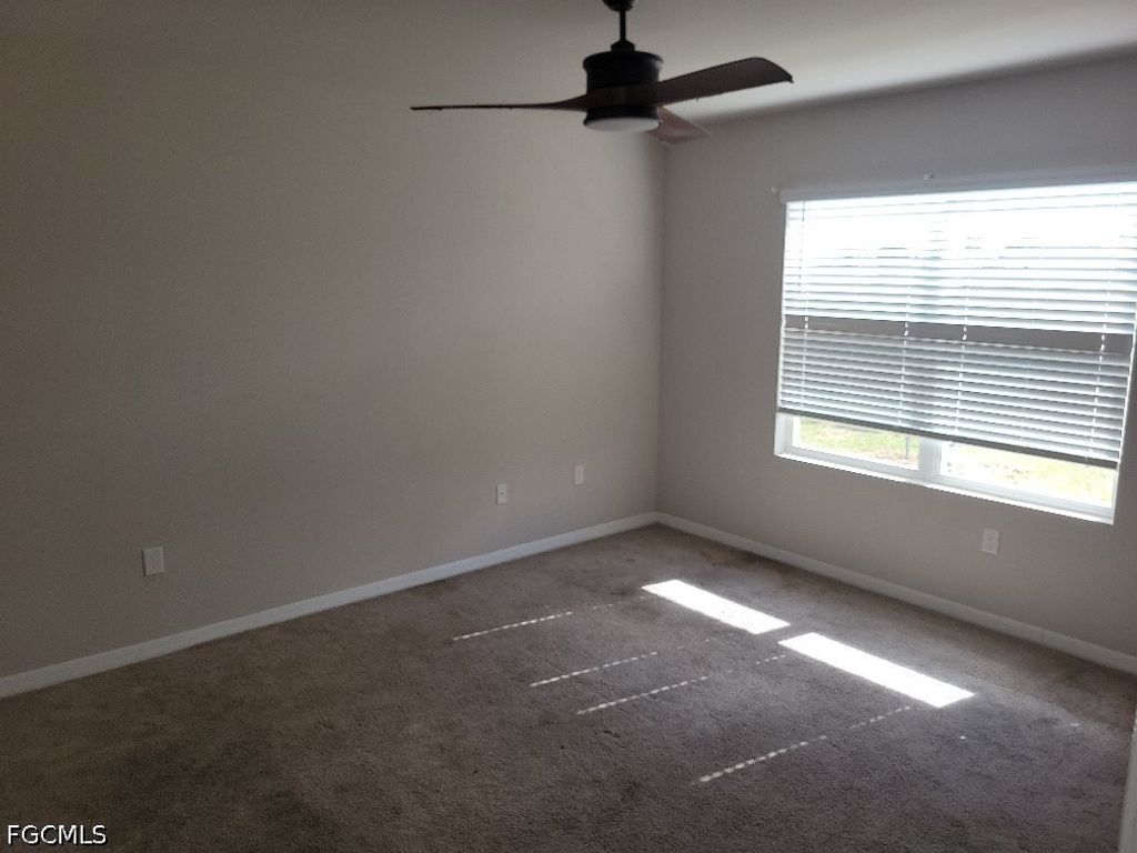 Image 8 of property listing at 334 Kismet PKWY E, Cape Coral, FL 33909
