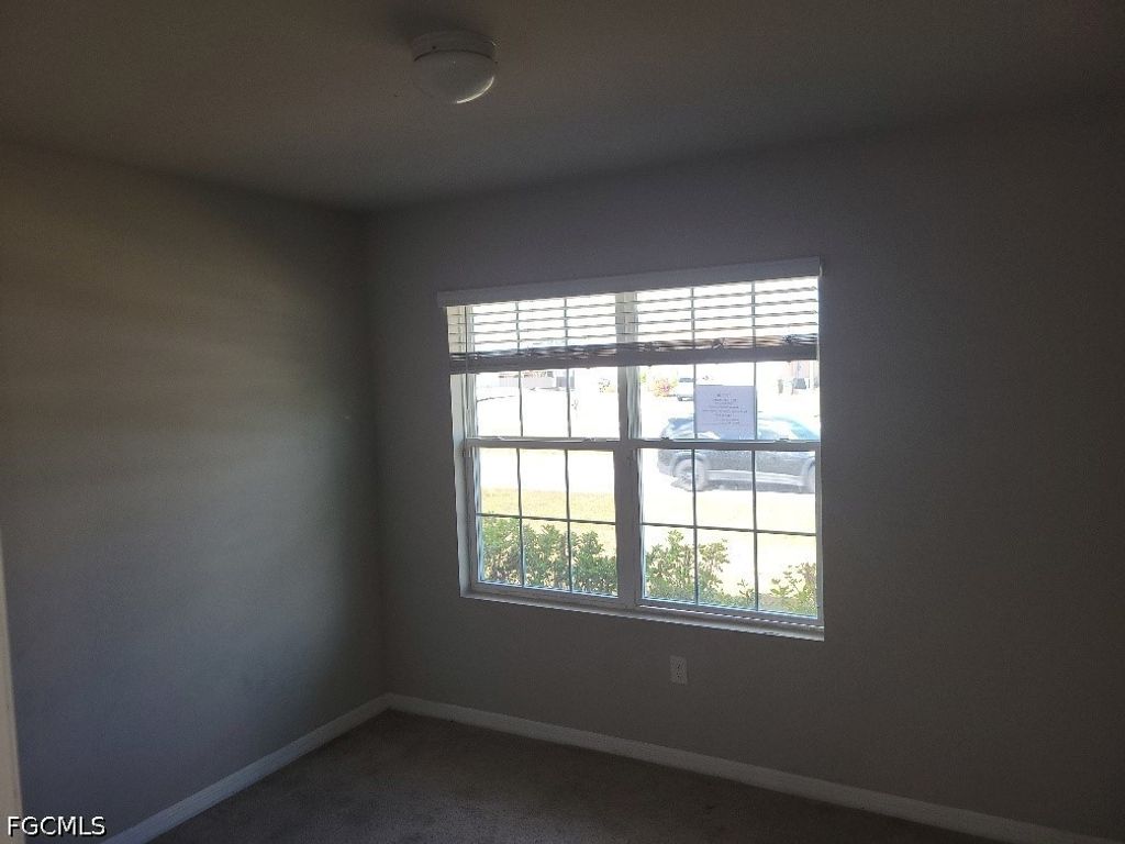 Image 9 of property listing at 334 Kismet PKWY E, Cape Coral, FL 33909