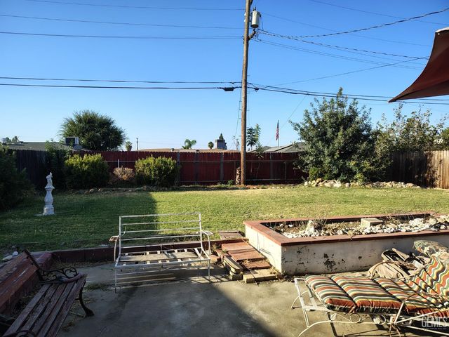 1009 Lorene Avenue, Bakersfield, CA 93308