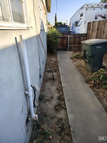 1009 Lorene Avenue, Bakersfield, CA 93308