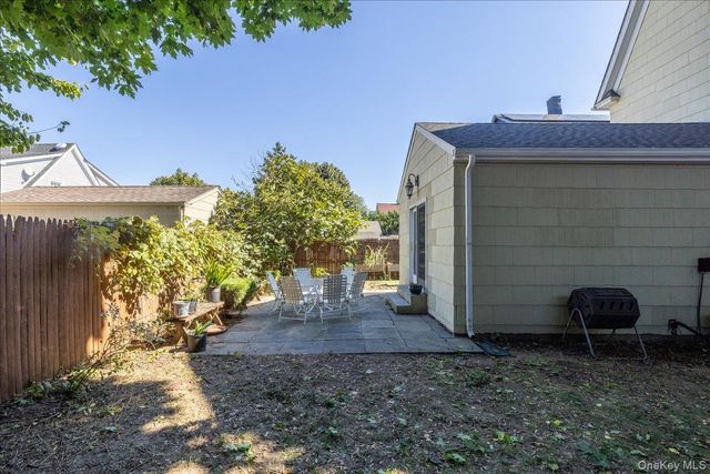 38 Johnson Place, Woodmere, NY 11598