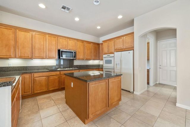 40619 Corte Los Pajaros, Indio, CA 92203