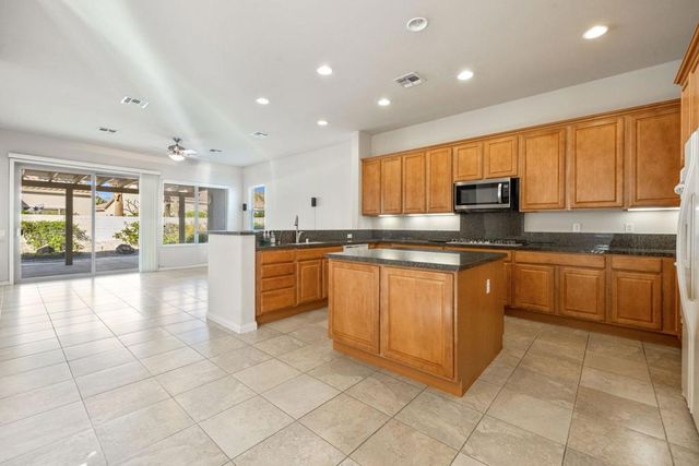 40619 Corte Los Pajaros, Indio, CA 92203