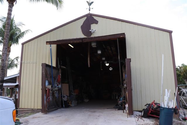18901 SW 63rd St, Southwest Ranches, FL 33332