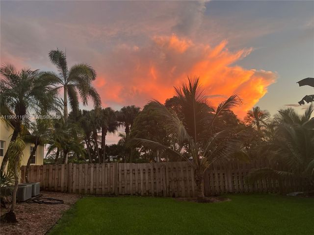 18901 SW 63rd St, Southwest Ranches, FL 33332