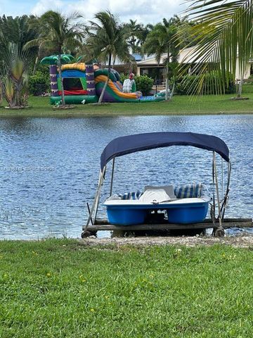 18901 SW 63rd St, Southwest Ranches, FL 33332