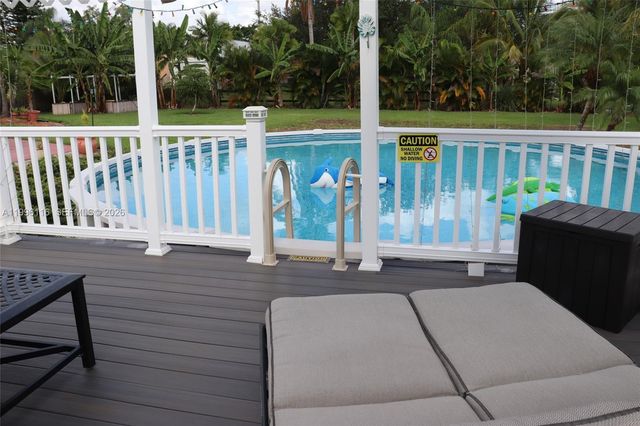 18901 SW 63rd St, Southwest Ranches, FL 33332