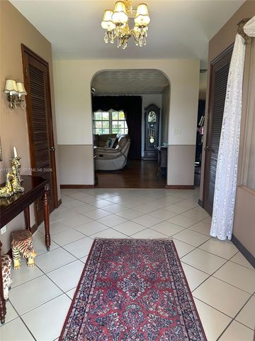 18901 SW 63rd St, Southwest Ranches, FL 33332