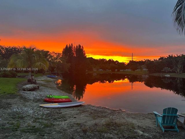 18901 SW 63rd St, Southwest Ranches, FL 33332