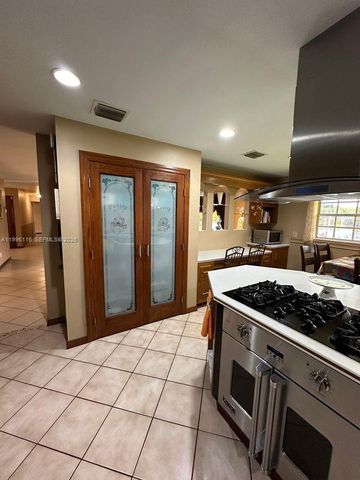 18901 SW 63rd St, Southwest Ranches, FL 33332