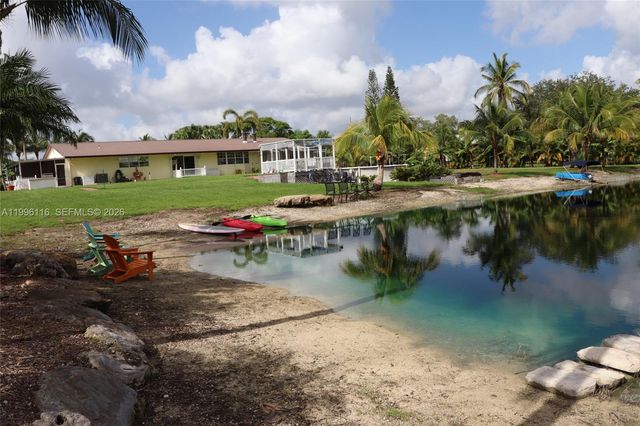 18901 SW 63rd St, Southwest Ranches, FL 33332