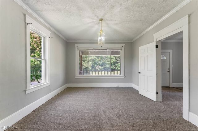 21 E Liberty Street, Mineral Ridge, OH 44440