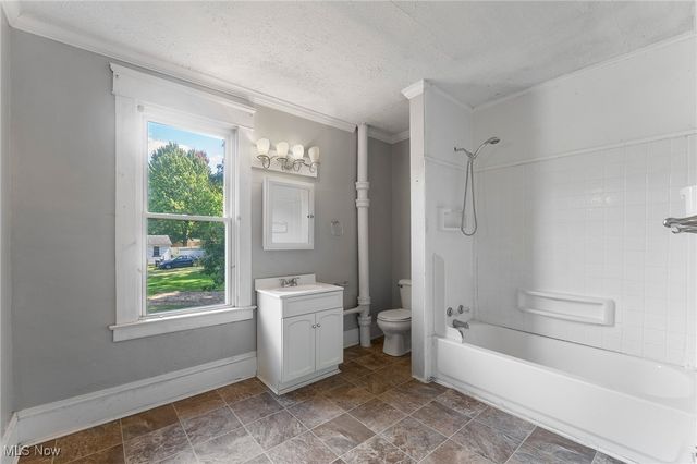 21 E Liberty Street, Mineral Ridge, OH 44440