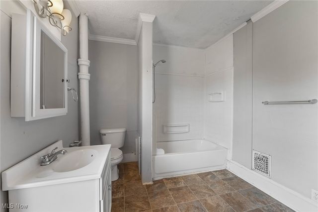 21 E Liberty Street, Mineral Ridge, OH 44440