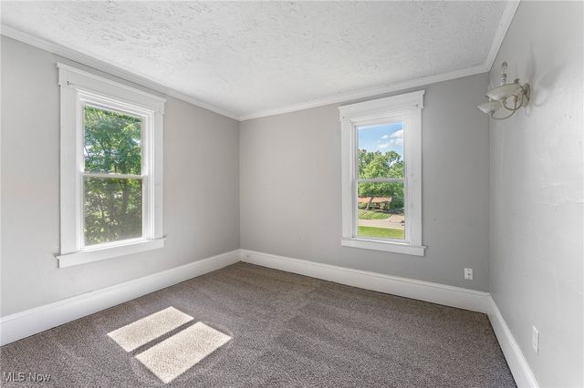 21 E Liberty Street, Mineral Ridge, OH 44440