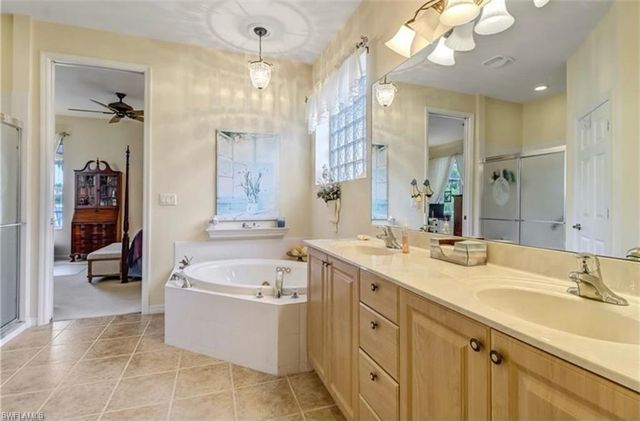 1041 Jardin DR, Naples, FL 34104