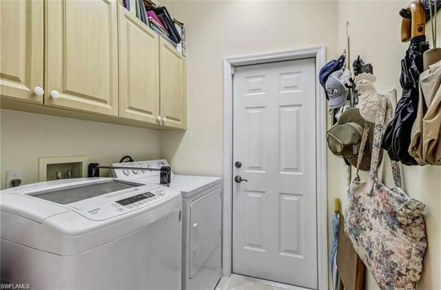 1041 Jardin DR, Naples, FL 34104