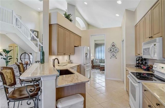 1041 Jardin DR, Naples, FL 34104