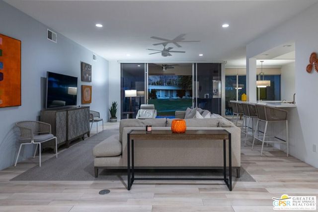 71 Westlake Circle, Palm Springs, CA 92264