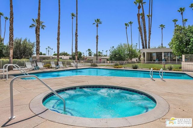 71 Westlake Circle, Palm Springs, CA 92264